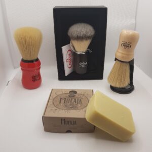 Ta barbe, tu la laves ou tu la rases? Le lot